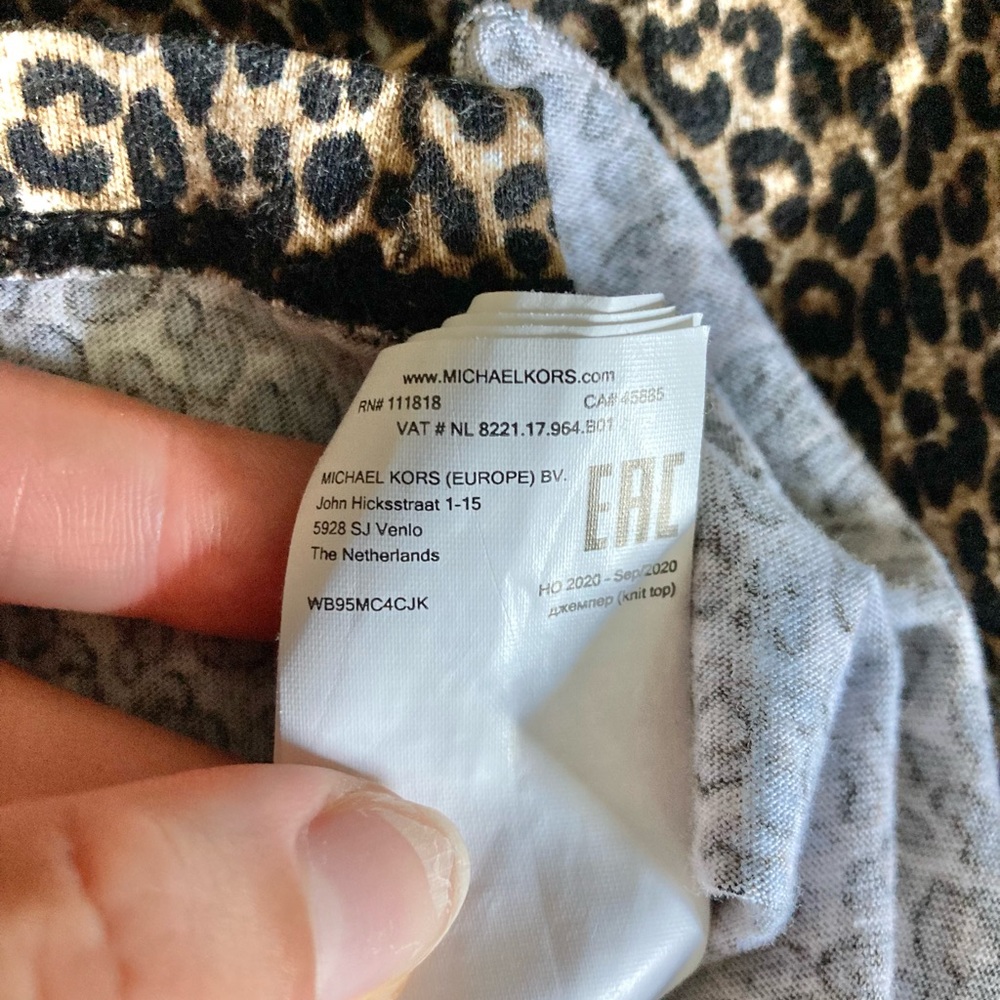 Michael Kors Leopard Logo T-shirt - Picture 7 of 7
